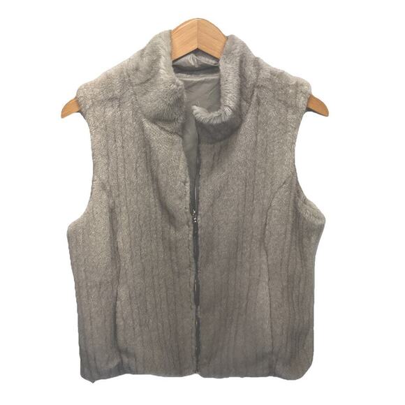 Via Spiga Women’s Size Small Faux fur Reversible Vest Light Gray - Picture 3 of 14